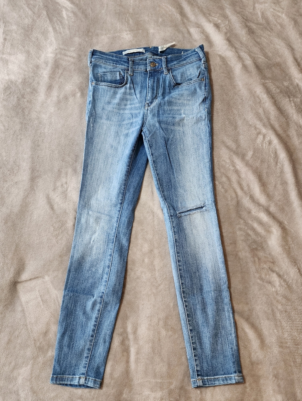 Pilcro High Rise Skinny Jeans | Distressed Light Wash Stretch Denim | 29
